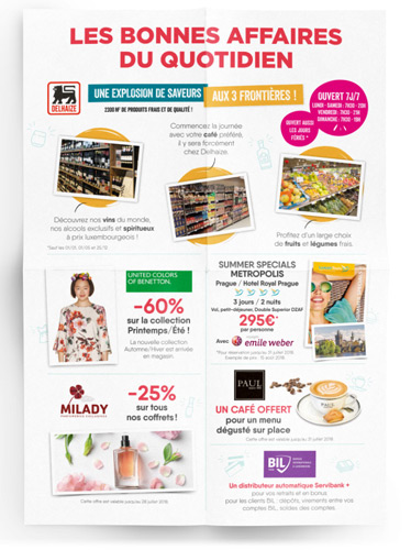 Dépliant ouvert sur des promotions de magasins.