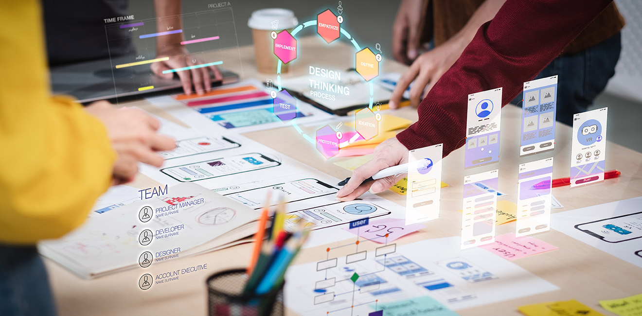 Une table de travail avec le process UI et UX design