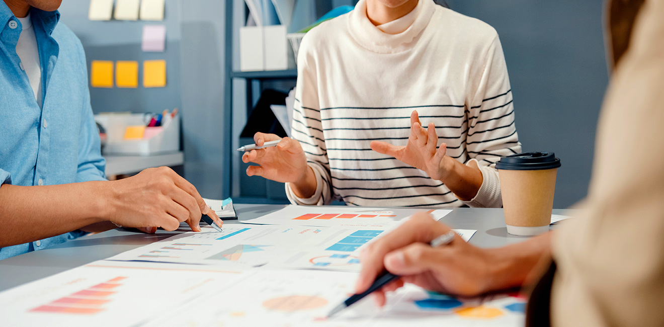 réunion de collaborateurs stratégie marketin